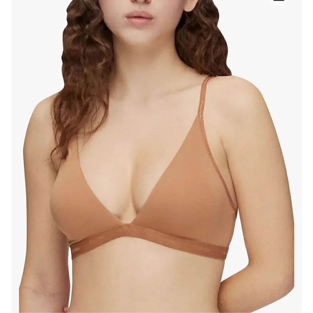 Calvin Klein Women's Form to Body Lightly Lined Triangle Bralette